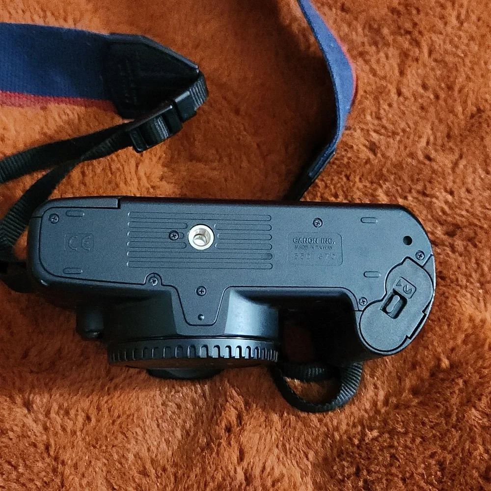 CANON EOS REBEL G FILM CAMERA WITH STRAP